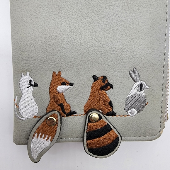 NWT Woodlawn Animals Moveable Tails Grey Small Bifold Wallet - Picture 7 of 16